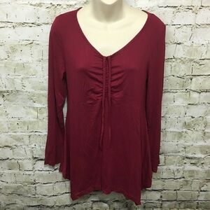 🌻 NWT Becanbe Burgundy Ruched 3/4 Sleeve Top